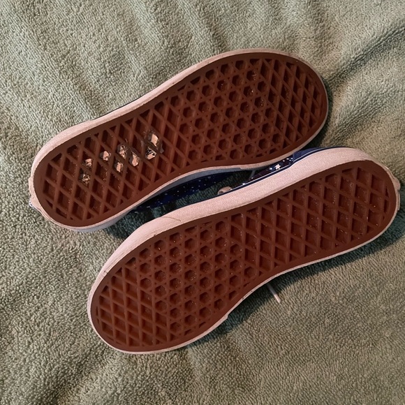 Kids Glowing Galaxy Vans size 1.5Y - Picture 3 of 3